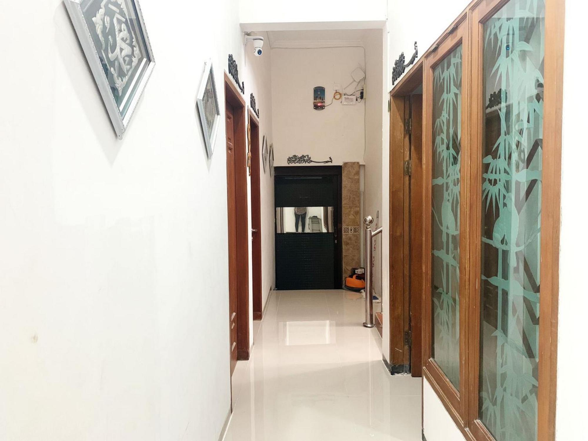 Tjahaja Baroe Syariah Mitra Reddoorz At Dukuh Kupang Surabaya Exterior foto