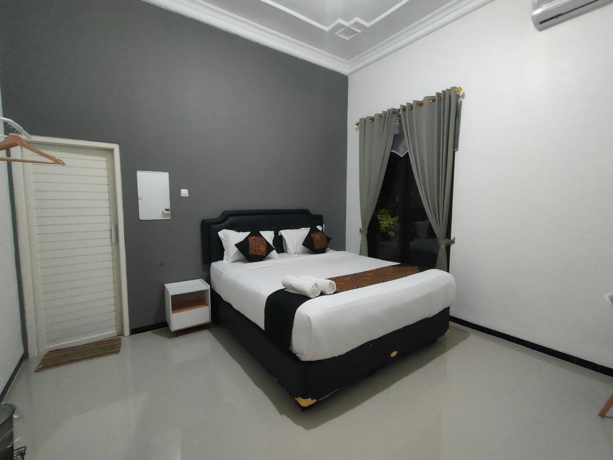Tjahaja Baroe Syariah Mitra Reddoorz At Dukuh Kupang Surabaya Exterior foto