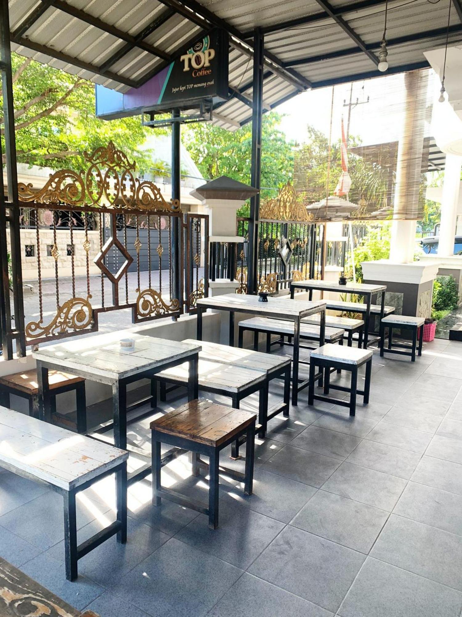Tjahaja Baroe Syariah Mitra Reddoorz At Dukuh Kupang Surabaya Exterior foto