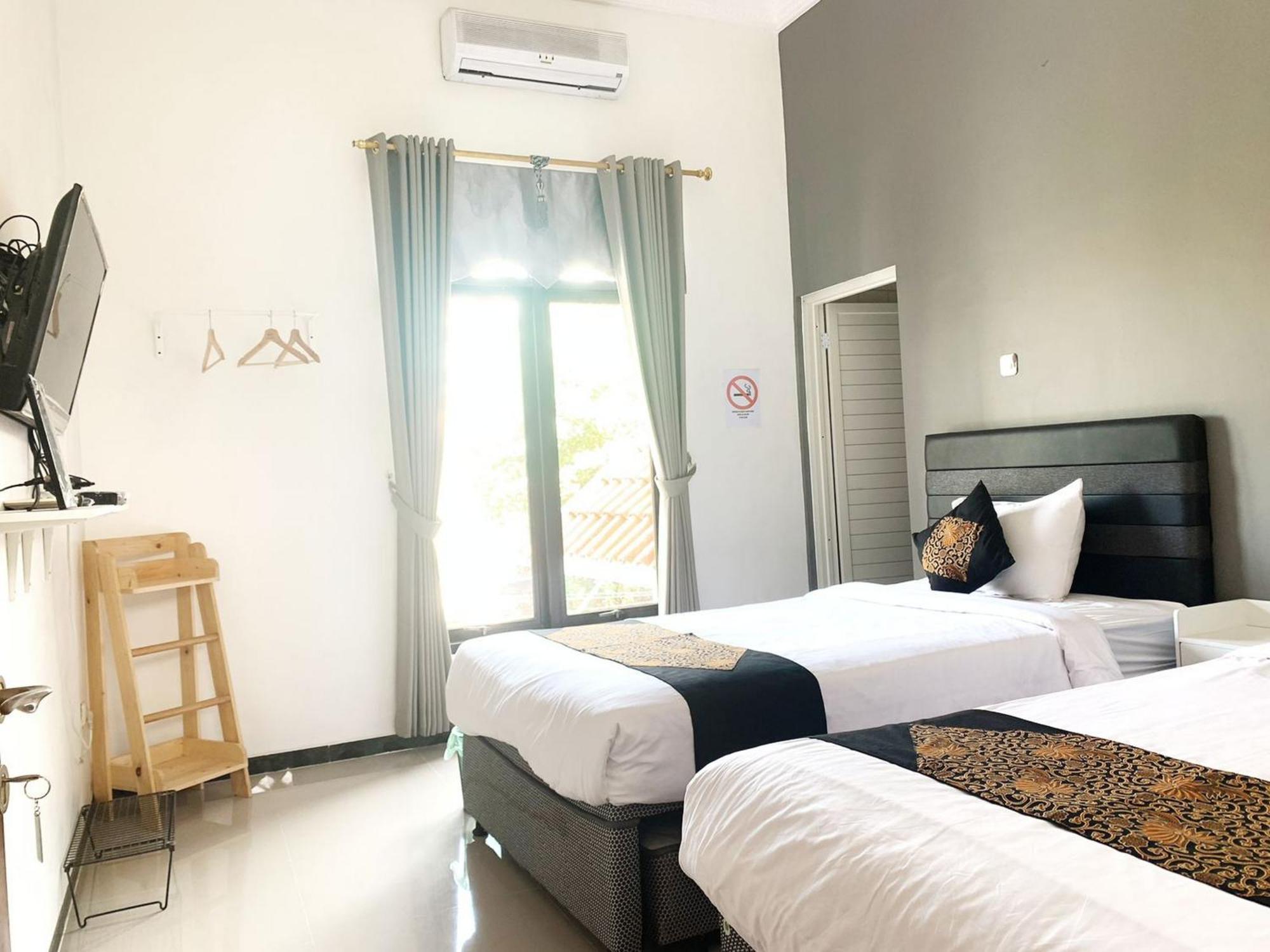 Tjahaja Baroe Syariah Mitra Reddoorz At Dukuh Kupang Surabaya Exterior foto