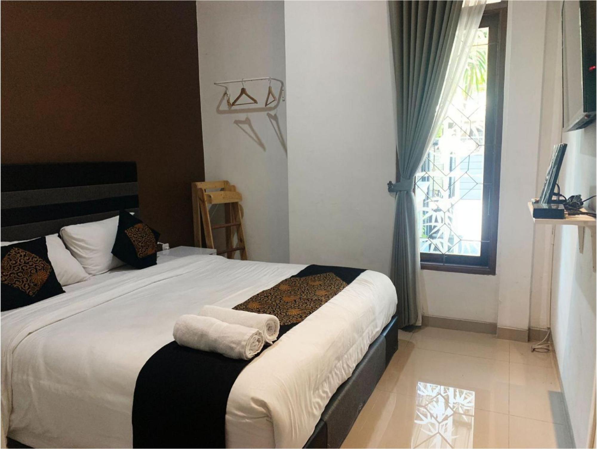 Tjahaja Baroe Syariah Mitra Reddoorz At Dukuh Kupang Surabaya Exterior foto