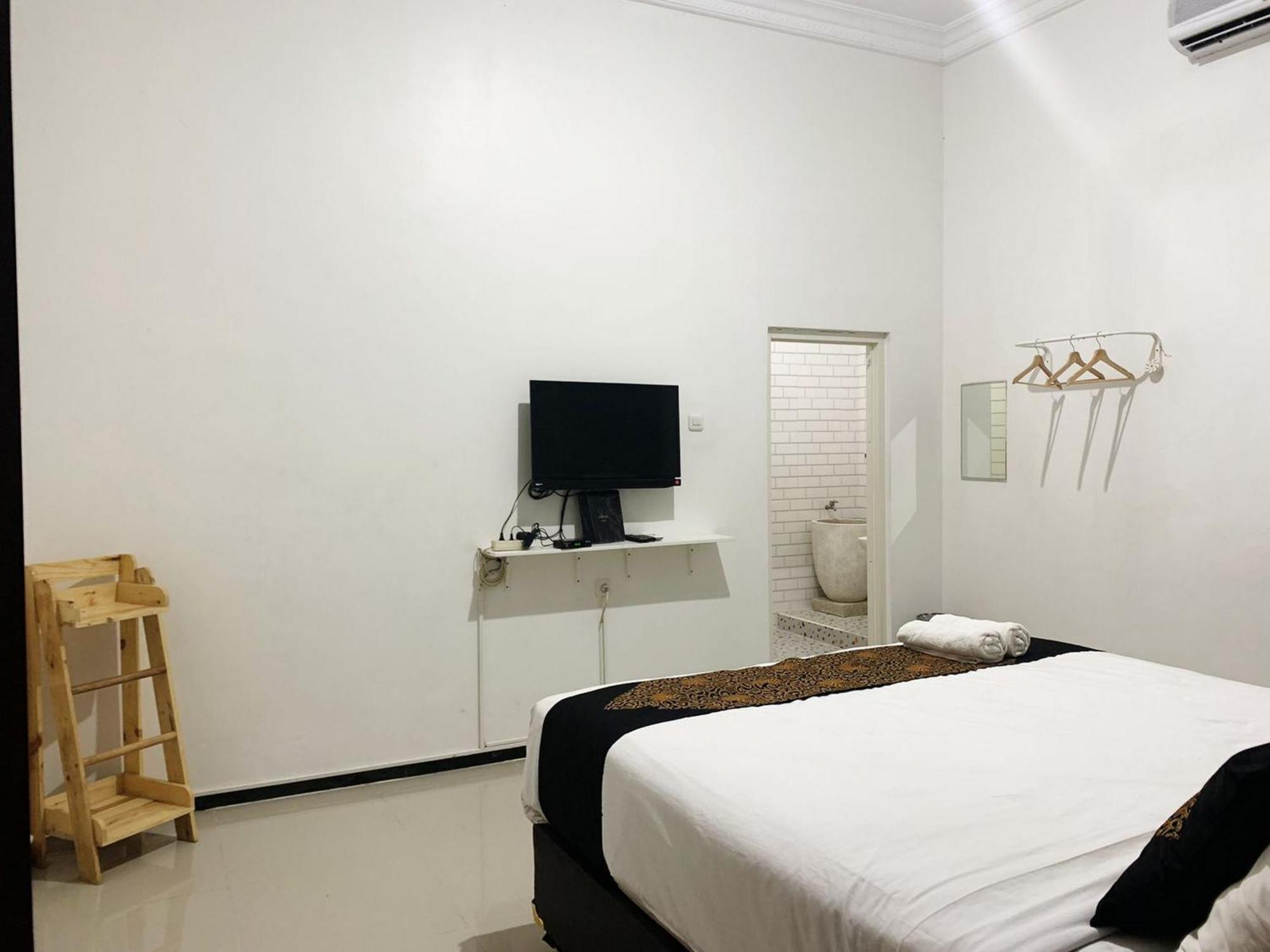 Tjahaja Baroe Syariah Mitra Reddoorz At Dukuh Kupang Surabaya Exterior foto