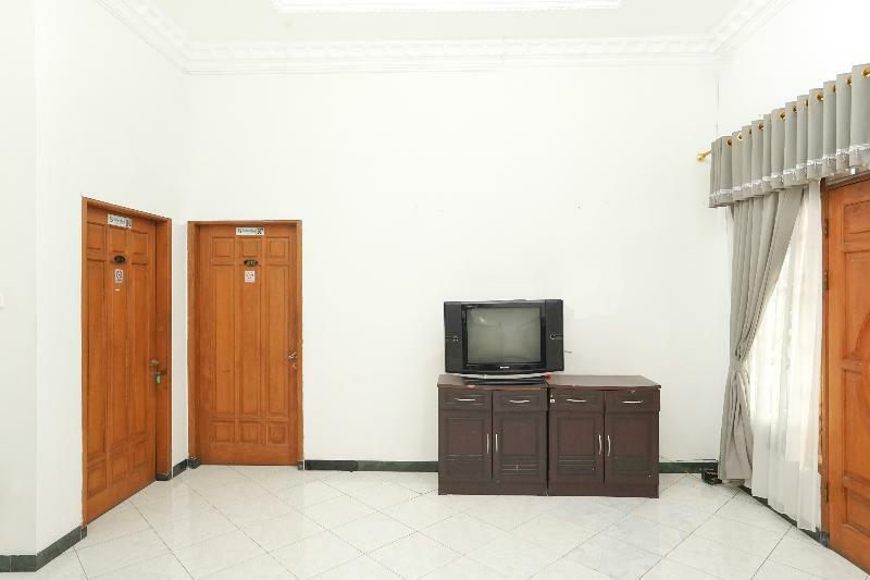 Tjahaja Baroe Syariah Mitra Reddoorz At Dukuh Kupang Surabaya Exterior foto